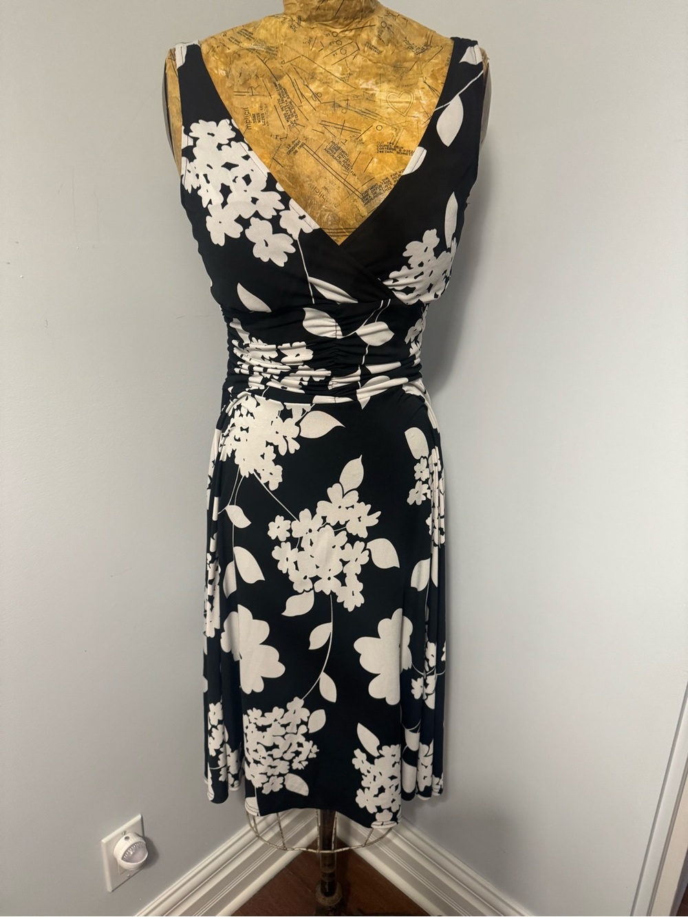 Black & White Floral Wrap-Style Women's Dress